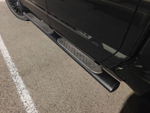 Used 2019 Nissan Titan SV w/ SV Convenience Package image 6