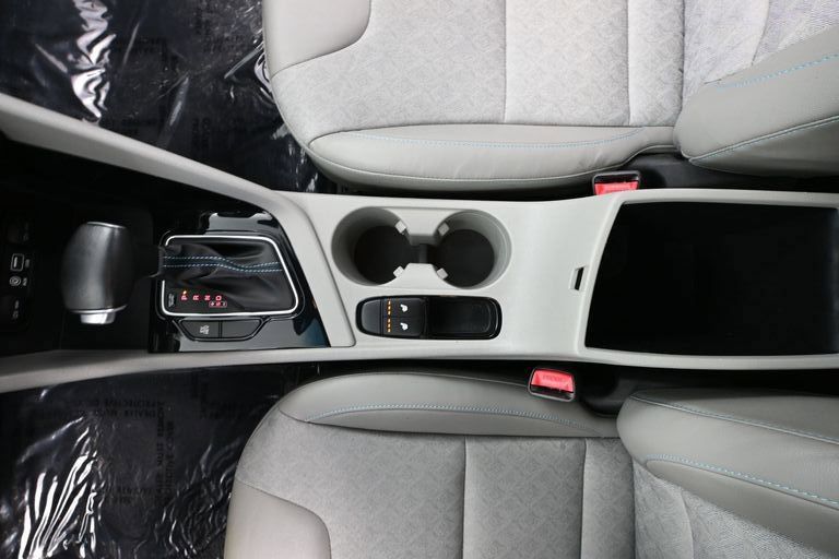 Used 2019 Kia Niro EX FWD image 27
