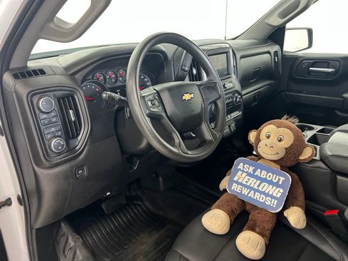 Used 2023 Chevrolet Silverado 1500 W/T w/ Trailering Package AWD/4WD image 9