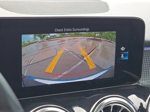 Used 2022 Mercedes-Benz GLB 250 4MATIC image 31