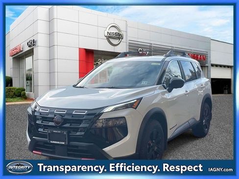 Used 2025 Nissan Rogue SV w/ Rock Creek Premium Package image 4