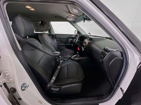 Used 2015 Kia Soul + FWD image 31