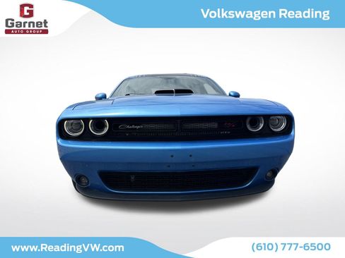 Used 2015 Dodge Challenger R/T RWD image 3