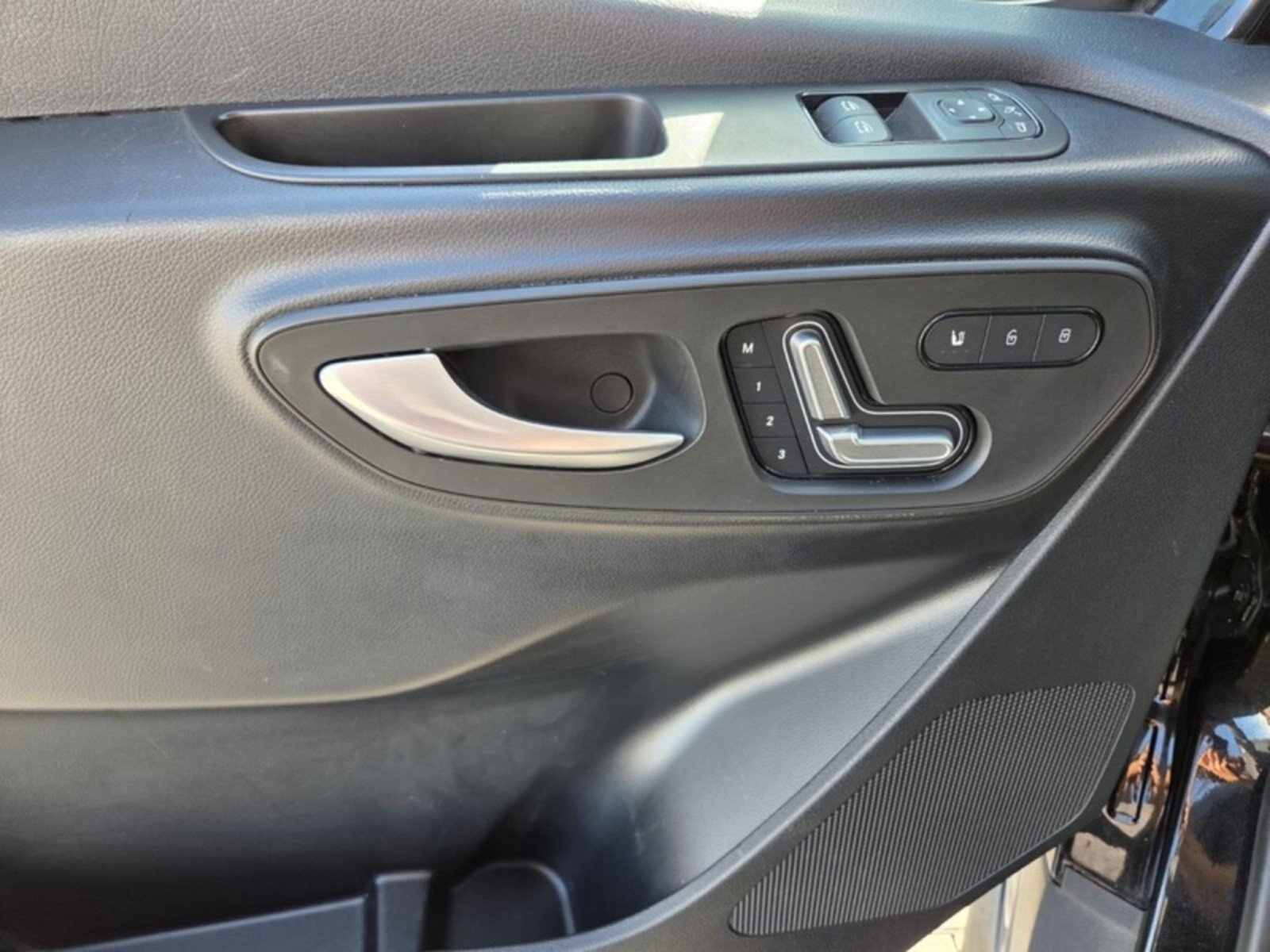 Used 2024 Mercedes-Benz Sprinter 2500 image 24