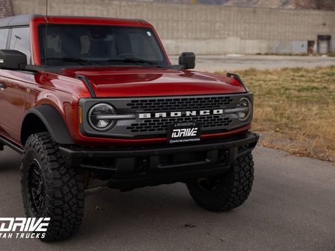 Used 2023 Ford Bronco Badlands w/ Sasquatch Package image 3