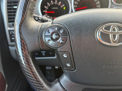 Used 2013 Toyota Sequoia Platinum image 19