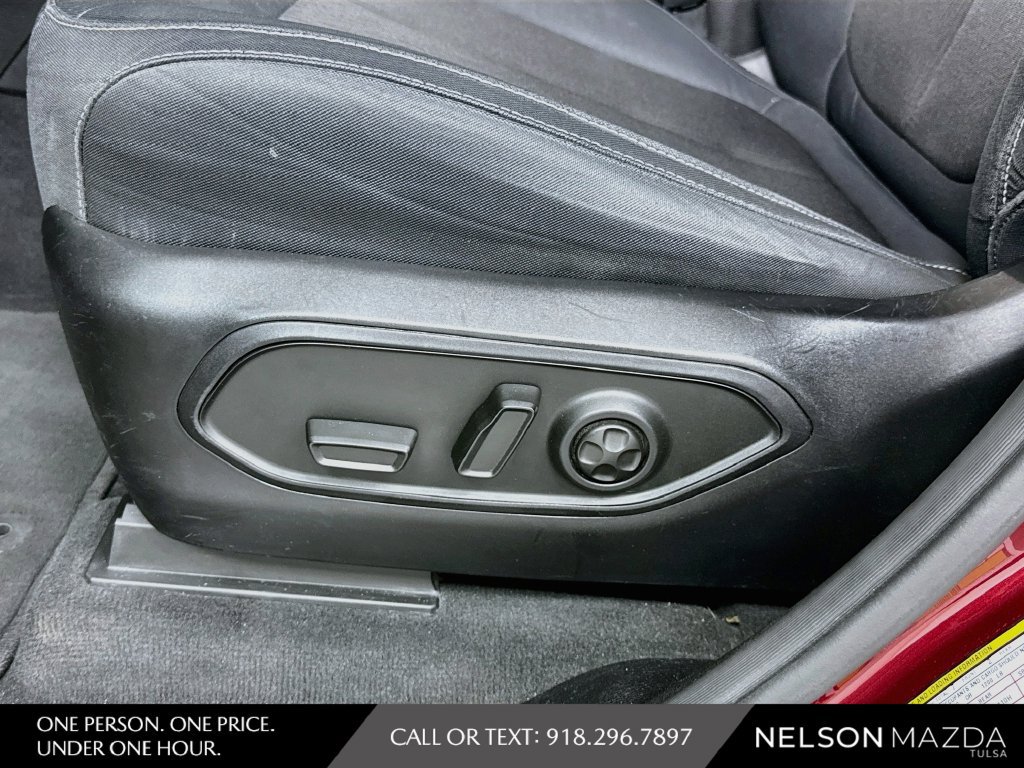 Used 2023 Jeep Grand Cherokee L Laredo AWD/4WD image 17