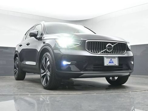 Used 2023 Volvo XC40 B5 Plus w/ Protection Package Premier AWD/4WD image 37