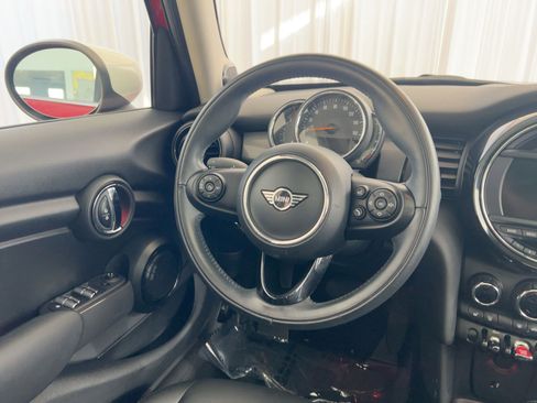 Used 2020 MINI Cooper 4-Door Hardtop image 26