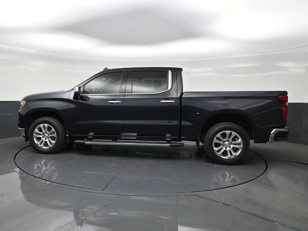 Used 2023 Chevrolet Silverado 1500 LTZ RWD image 2