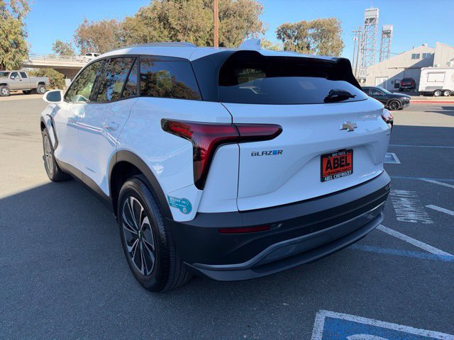 Used 2024 Chevrolet Blazer EV LT AWD/4WD image 9