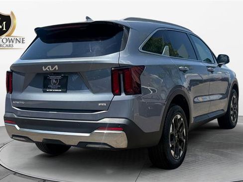 Used 2025 Kia Sorento S w/ Panoramic Sunroof Package AWD/4WD image 5