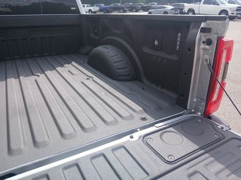 Used 2023 Ford F250 Lariat w/ Black Appearance Package image 8