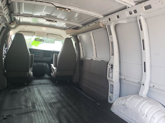 Used 2018 Chevrolet Express 2500 w/ Driver Convenience Package RWD image 8