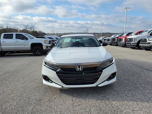 Used 2022 Honda Accord Sport image 2