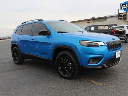 Used 2023 Jeep Cherokee Altitude Lux image 1