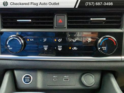 Used 2023 Nissan Rogue S FWD image 32