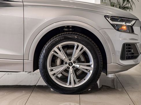 Used 2022 Audi Q8 Premium image 10