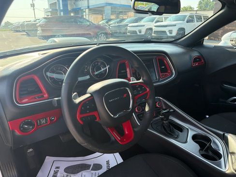 Used 2015 Dodge Challenger R/T RWD image 13