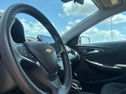 Used 2025 Chevrolet Malibu LS FWD image 40
