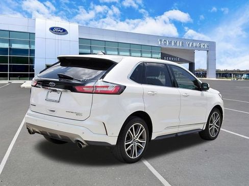 Used 2019 Ford Edge Titanium w/ Equipment Group 301A FWD image 4