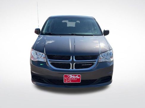Used 2016 Dodge Grand Caravan SE w/ Quick Order Package 29E SE FWD image 2
