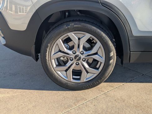 Certified 2024 Kia Seltos S image 11