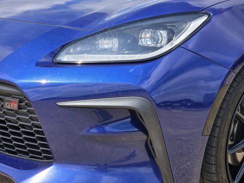 Used 2022 Toyota GR86 Premium RWD image 10