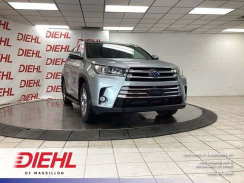 Used 2019 Toyota Highlander Limited Platinum AWD/4WD image 1