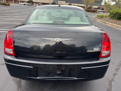 Used 2007 Chrysler 300 Touring L image 4