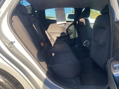 Used 2018 Chevrolet Malibu LT image 24