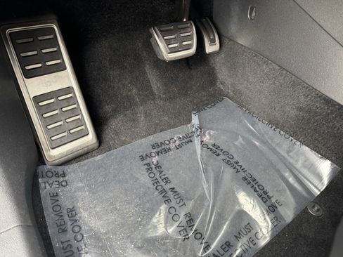 Used 2023 Volkswagen Tiguan SE R-Line image 18