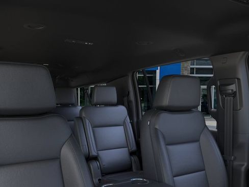 Used 2026 Chevrolet Suburban LT w/ Comfort Package RWD image 25