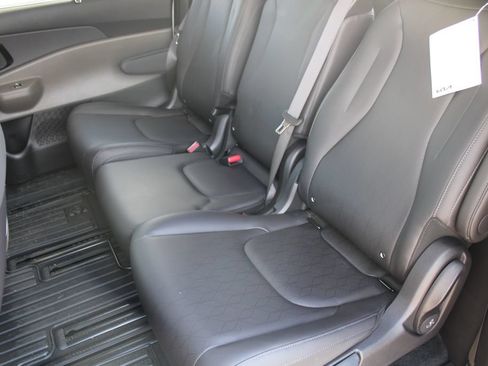 New 2027 Kia Carnival SX w/ Dark Edition Package FWD image 19