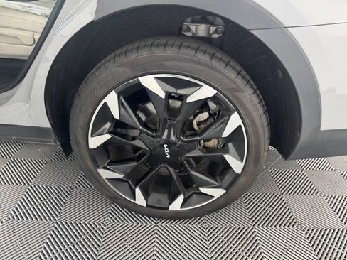 Used 2024 Kia Sorento EX w/ Panoramic Sunroof Package FWD image 12