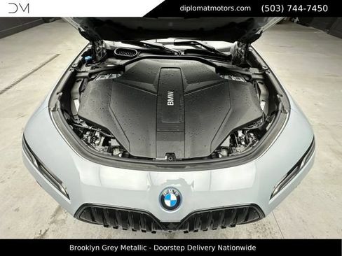 Used 2025 BMW i7 xDrive60 AWD/4WD image 48