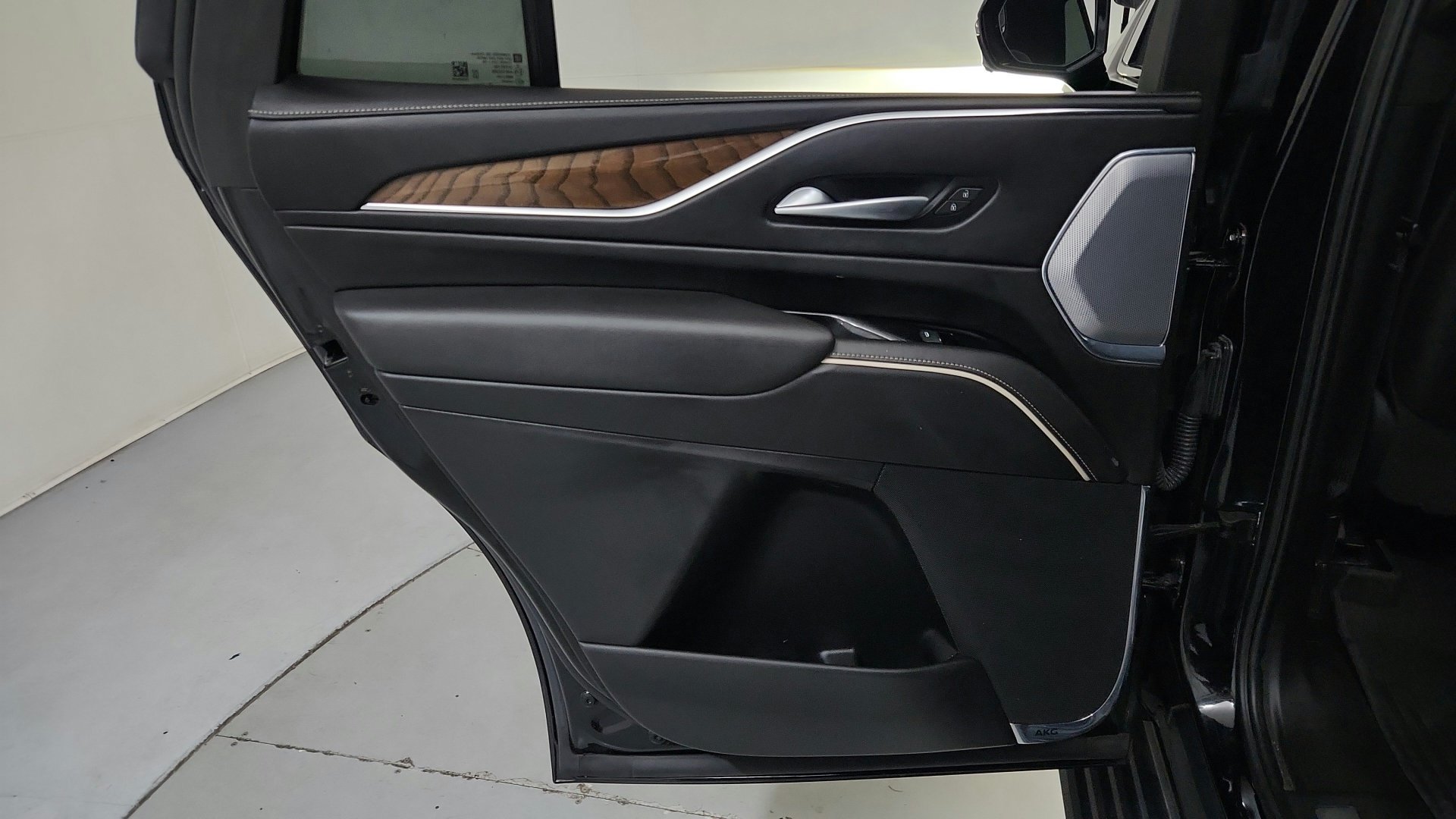 Certified 2023 Cadillac Escalade Sport Platinum w/ LPO, ONYX Package AWD/4WD image 23