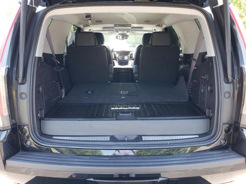 Used 2016 Cadillac Escalade Luxury AWD/4WD image 7
