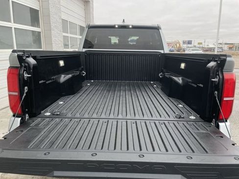 Used 2024 Toyota Tacoma TRD Off-Road image 22