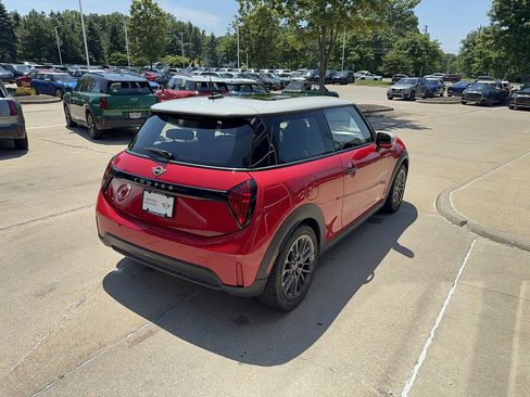 Used 2026 MINI Cooper 2-Door Hardtop FWD image 4