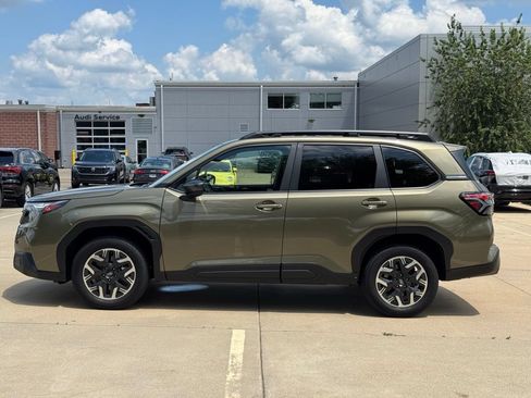 Used 2025 Subaru Forester Premium w/ Convenience Package #1 AWD/4WD image 8