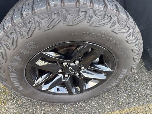 Used 2023 Chevrolet Silverado 1500 LT Trail Boss w/ Protection Package image 10