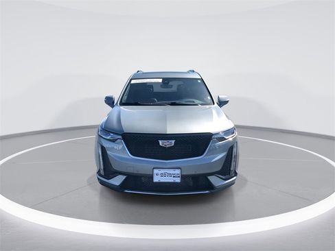 Used 2023 Cadillac XT6 Sport w/ Technology Package image 3