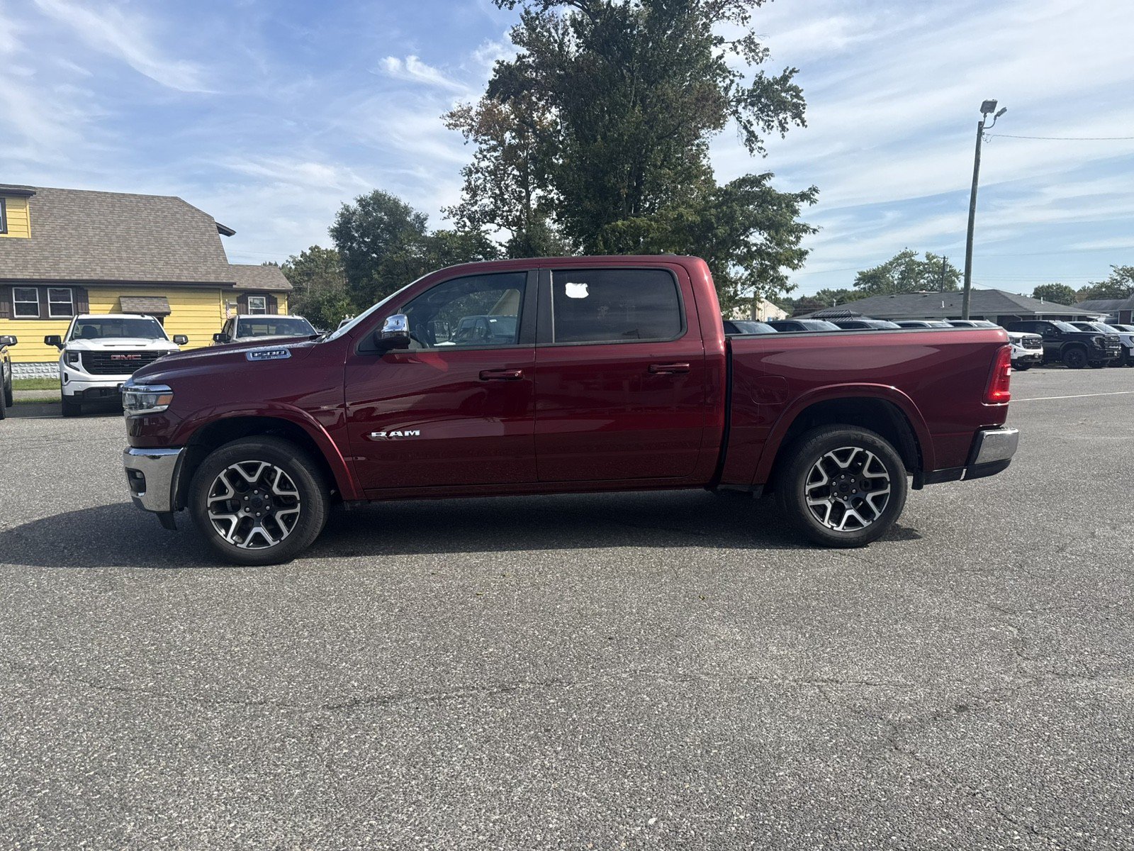 Used 2025 RAM 1500 Laramie AWD/4WD image 6
