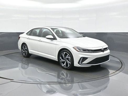Used 2025 Volkswagen Jetta SEL FWD image 1