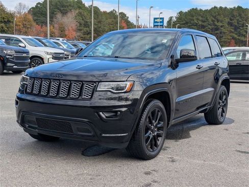 Used 2020 Jeep Grand Cherokee Altitude image 5