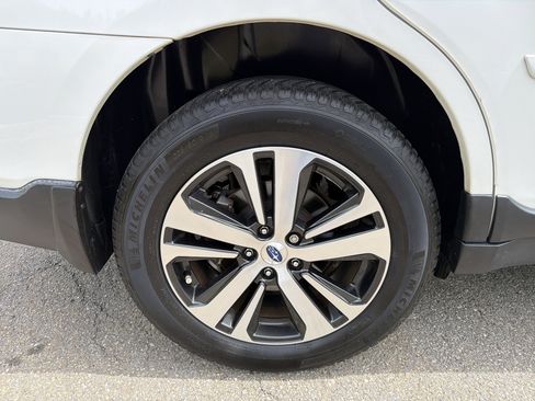 Used 2018 Subaru Outback 2.5i Limited AWD/4WD image 17