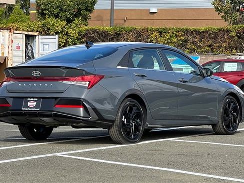 New 2026 Hyundai Elantra SEL Sport image 6