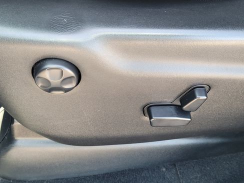 Used 2020 Jeep Grand Cherokee Altitude image 13