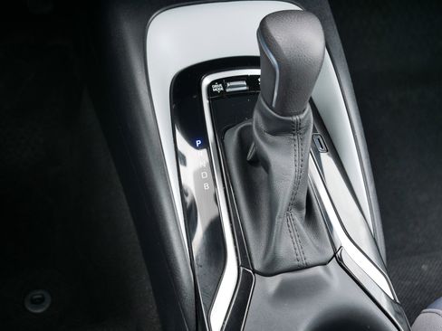 Used 2023 Toyota Corolla SE w/ SE Premium Package image 24